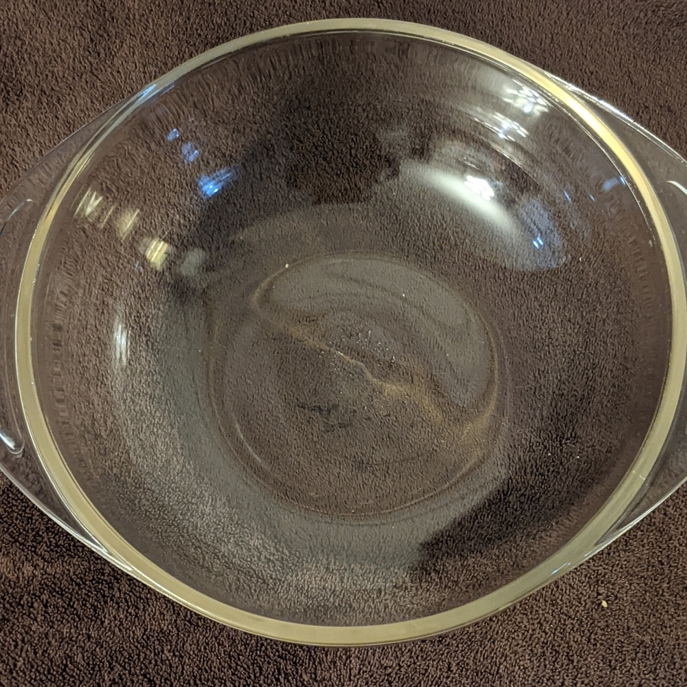 Pyrex clear mixing bowl